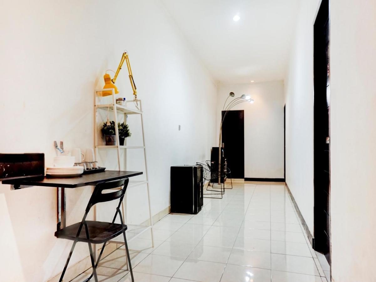 Oyo 90438 Mampang 34 Residence Jakarta Eksteriør billede