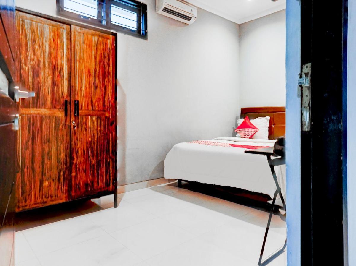 Oyo 90438 Mampang 34 Residence Jakarta Eksteriør billede
